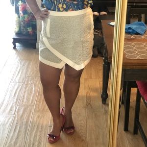 Banana Republic white and gray mini skirt.